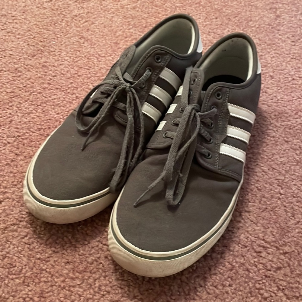 Adidas Sneakers
